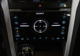 Подержанный автомобиль Ford Explorer 2012 года (20 фото)