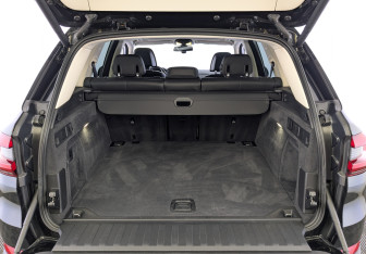 Подержанный автомобиль BMW X5 2018 года (10 фото)