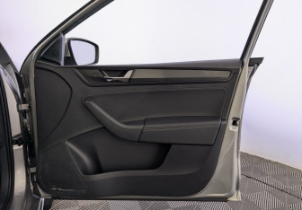 Подержанный автомобиль Skoda Rapid Liftback 2021 года (24 фото)