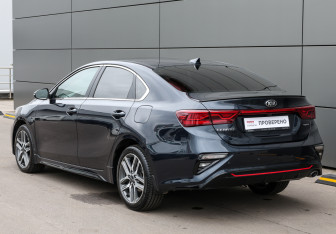 Подержанный автомобиль Kia Cerato Sedan 2020 года (7 фото)