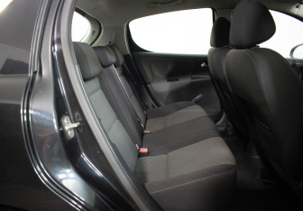 Подержанный автомобиль Peugeot 207 Hatchback 2010 года (9 фото)