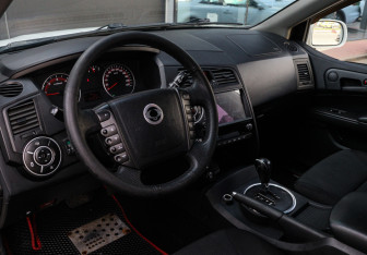 Подержанный автомобиль SsangYong Actyon Sports 2012 года (12 фото)