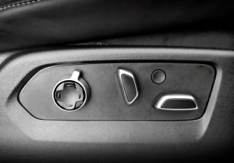 Подержанный автомобиль Cadillac Escalade Suv 2023 года (28 фото)