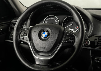 Подержанный автомобиль BMW X4 2017 года (15 фото)