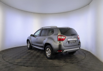 Подержанный автомобиль Nissan Terrano 2017 года (7 фото)