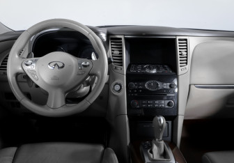Подержанный автомобиль Infiniti FX 2013 года (12 фото)