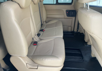 Подержанный автомобиль Hyundai H-1 2019 года (11 фото)