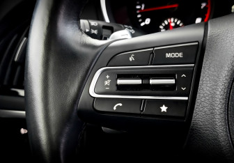 Подержанный автомобиль Kia Stinger 2021 года (29 фото)