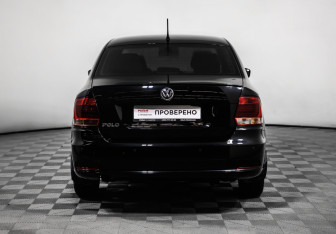 Подержанный автомобиль Volkswagen Polo Sedan 2016 года (6 фото)