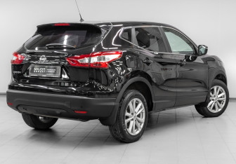 Подержанный автомобиль Nissan Qashqai 2014 года (5 фото)