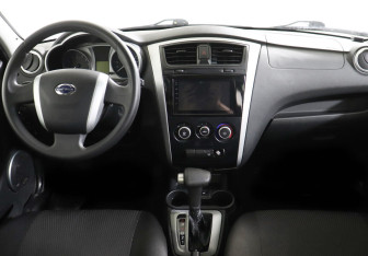 Подержанный автомобиль Datsun mi-DO 2016 года (7 фото)