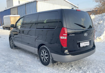 Подержанный автомобиль Hyundai H-1 2019 года (7 фото)