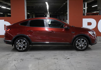 Подержанный автомобиль Renault Arkana 2019 года (4 фото)