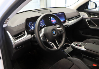 Подержанный автомобиль BMW X2 2024 года (7 фото)