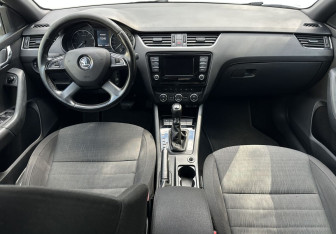Подержанный автомобиль Skoda Octavia Liftback 2013 года (11 фото)