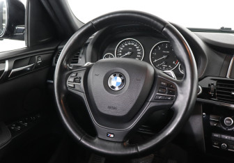 Подержанный автомобиль BMW X4 2016 года (12 фото)