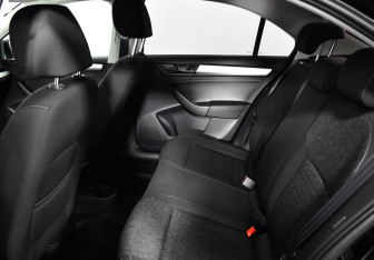 Подержанный автомобиль Skoda Rapid Liftback 2020 года (8 фото)