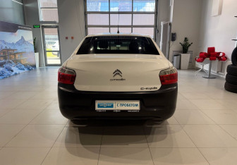 Подержанный автомобиль Citroen C-Elysee 2013 года (5 фото)