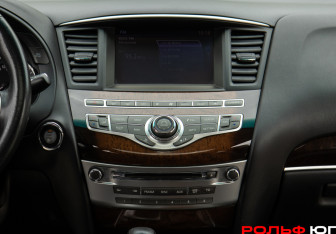 Подержанный автомобиль Infiniti JX 2013 года (13 фото)