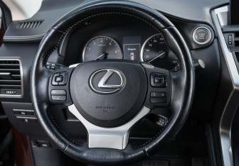Подержанный автомобиль Lexus NX 2016 года (16 фото)
