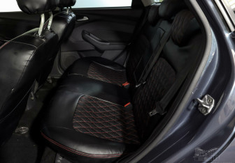 Подержанный автомобиль Ford Focus Hatchback 2013 года (9 фото)