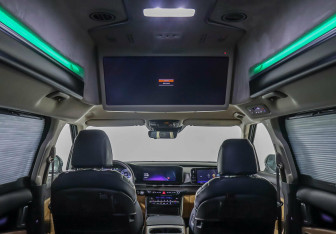 Подержанный автомобиль Kia Carnival 2022 года (19 фото)