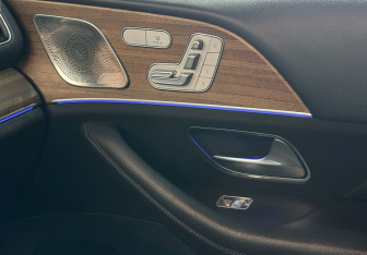 Подержанный автомобиль Mercedes-Benz GLE 2020 года (17 фото)