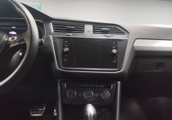 Подержанный автомобиль Volkswagen Tiguan 2018 года (15 фото)
