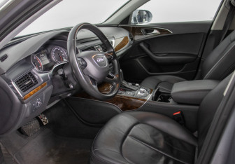 Подержанный автомобиль Audi A6 Sedan 2015 года (10 фото)