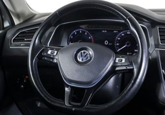 Подержанный автомобиль Volkswagen Tiguan 2017 года (14 фото)