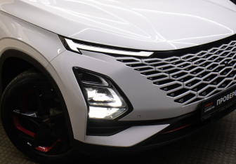 Подержанный автомобиль Omoda C5 2023 года (25 фото)