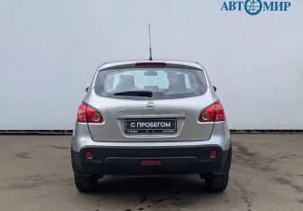 Подержанный автомобиль Nissan Qashqai 2008 года (6 фото)