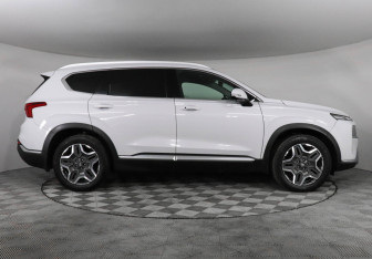 Подержанный автомобиль Hyundai Santa Fe 2022 года (4 фото)