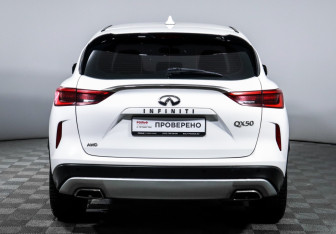 Подержанный автомобиль Infiniti QX50 2019 года (6 фото)