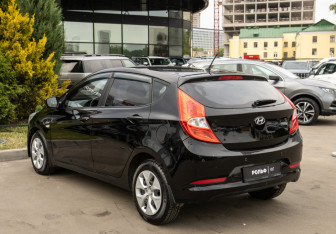 Подержанный автомобиль Hyundai Solaris Hatchback 2016 года (4 фото)
