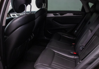 Подержанный автомобиль Hyundai Genesis 2014 года (11 фото)