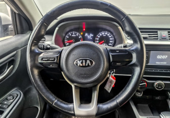 Подержанный автомобиль Kia Rio Hatchback 2021 года (21 фото)