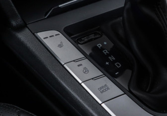 Подержанный автомобиль Hyundai Elantra Sedan 2017 года (11 фото)