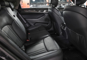 Подержанный автомобиль Genesis G80 2019 года (11 фото)