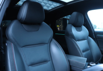 Подержанный автомобиль Geely Tugella 2023 года (14 фото)
