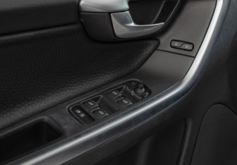 Подержанный автомобиль Volvo XC60 2010 года (14 фото)