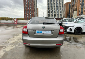 Подержанный автомобиль Skoda Octavia Liftback 2011 года (5 фото)
