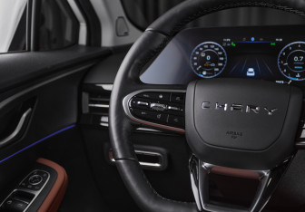 Подержанный автомобиль Omoda C5 2023 года (16 фото)