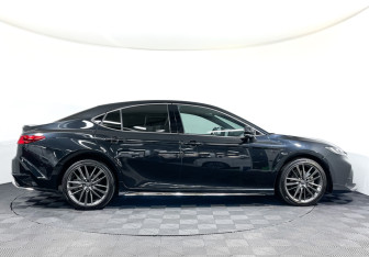Подержанный автомобиль Toyota Camry Sedan 2024 года (4 фото)