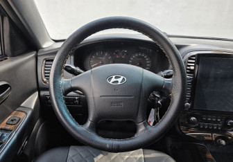 Подержанный автомобиль Hyundai Sonata 2006 года (12 фото)