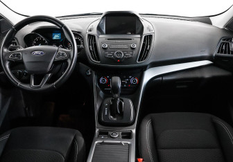 Подержанный автомобиль Ford Kuga 2018 года (6 фото)