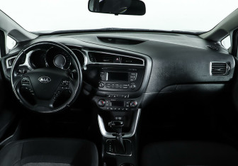 Подержанный автомобиль Kia Ceed Hatchback 2017 года (11 фото)