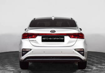 Подержанный автомобиль Kia Cerato Sedan 2020 года (4 фото)