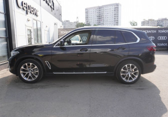 Подержанный автомобиль BMW X5 2020 года (8 фото)