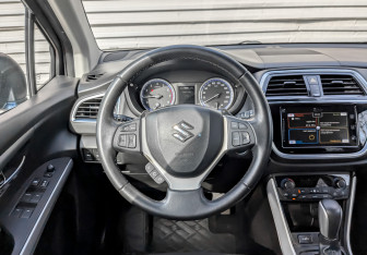 Подержанный автомобиль Suzuki SX4 Hatchback 2019 года (21 фото)